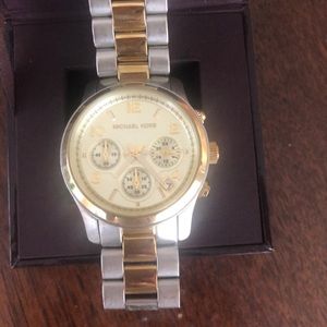 Michael Kors MK8283 Wrist Watch- Silver and Gold